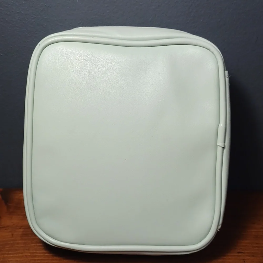 Cosmetic case